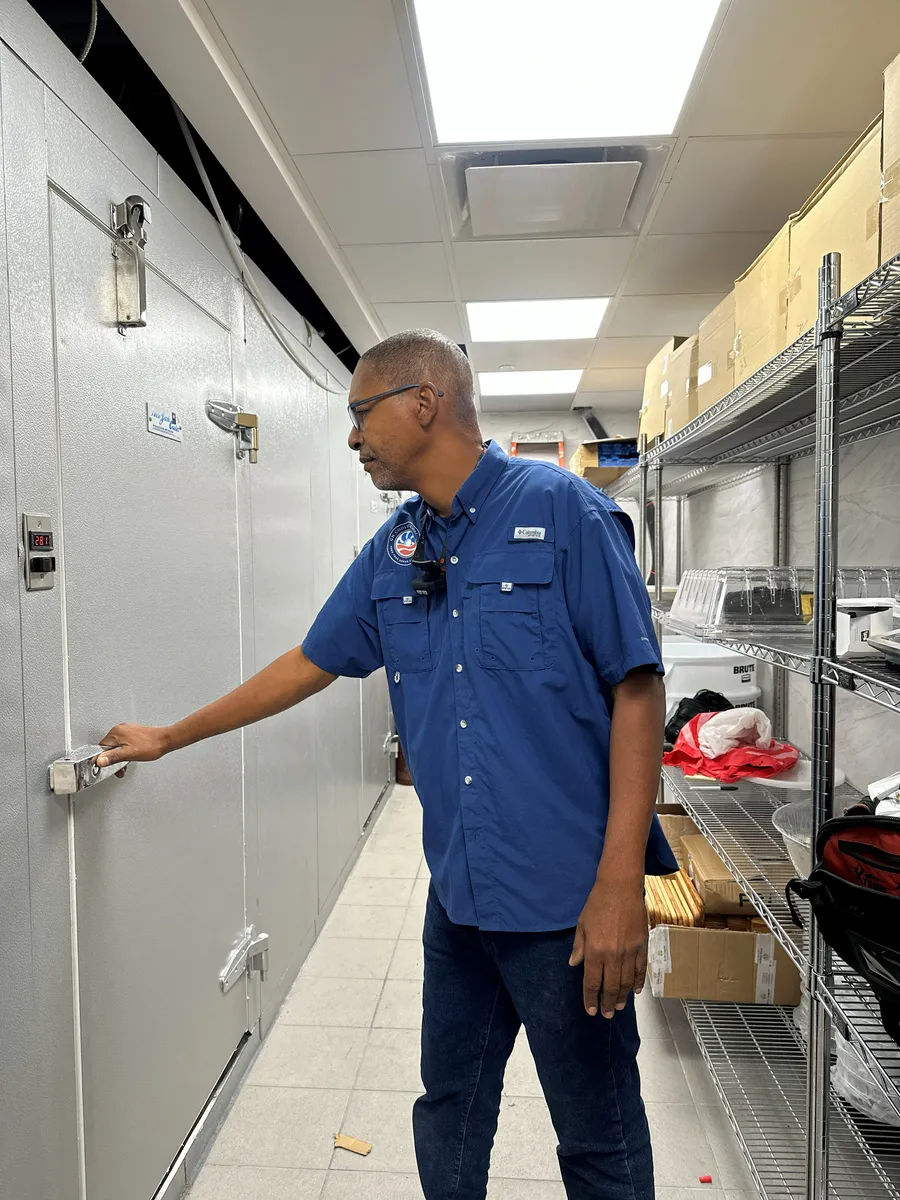 Door, gasket & controller check on handover